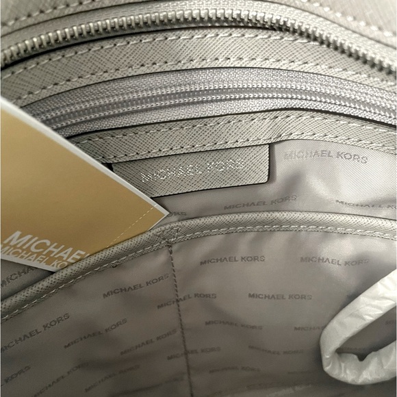 Michael Kors Jet Set Travel Tote Bag Pearl Grey - Picture 9 of 13